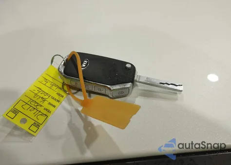 2021 Kia Forte Lxs z USA, uszkodzony, nr VIN 3KPF24AD8ME391540